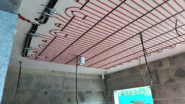 Капиллярная система поверхностного охлаждения Rehau (на потолке)